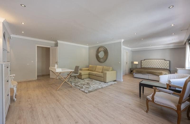 4 Zimmer Villa zu vermieten in Marbella mit Pool Garage - 7.500 € (Ref: 10168087)