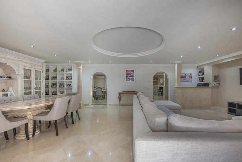 4 Zimmer Villa zu vermieten in Marbella mit Pool Garage - 7.500 € (Ref: 10168087)