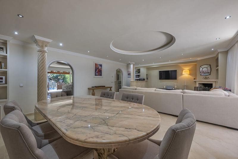 4 Zimmer Villa zu vermieten in Marbella mit Pool Garage - 7.500 € (Ref: 10168087)