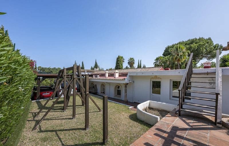 4 Zimmer Villa zu vermieten in Marbella mit Pool Garage - 7.500 € (Ref: 10168087)