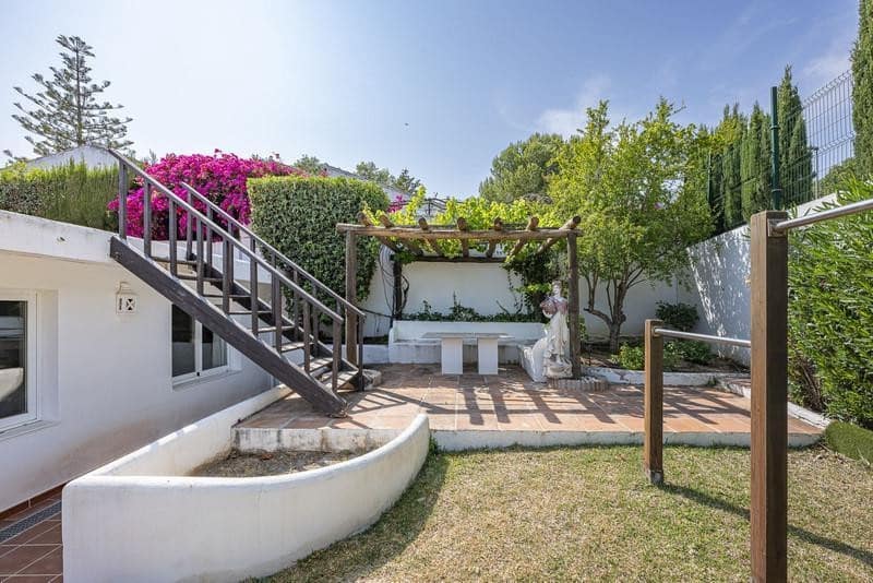 4 Zimmer Villa zu vermieten in Marbella mit Pool Garage - 7.500 € (Ref: 10168087)