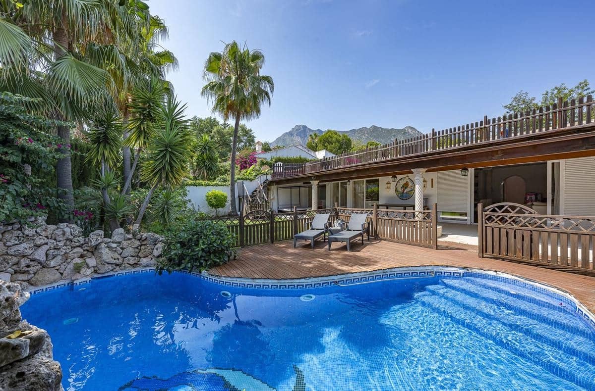 4 Zimmer Villa zu vermieten in Marbella mit Pool Garage - 7.500 € (Ref: 10168087)