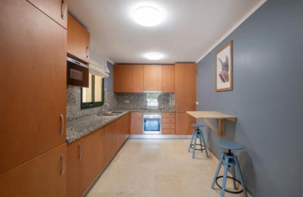 2 sovrum Lägenhet att hyra i Benahavis med pool garage - 2 600 € (Ref: 10168089)