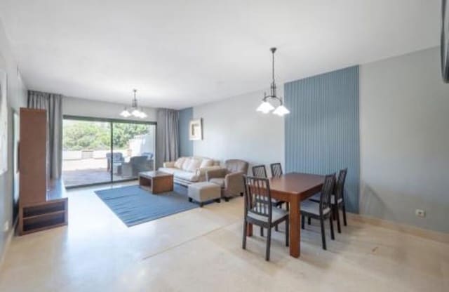 2 sovrum Lägenhet att hyra i Los Arqueros - Puerto del Almendro, Benahavís med pool garage - 2 600 € (Ref: 10168089)