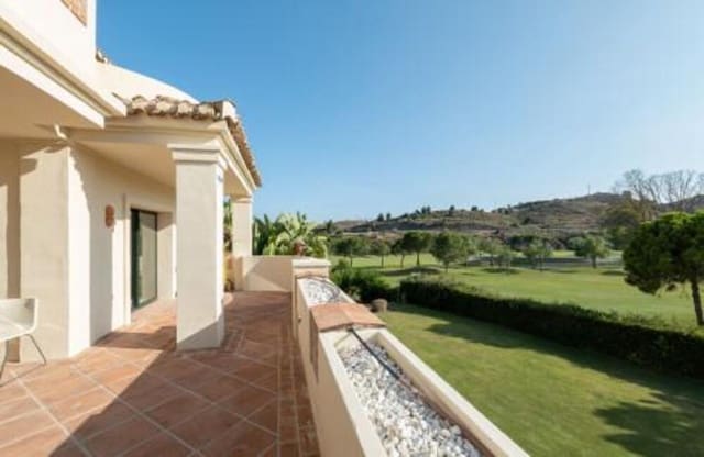 2 sovrum Lägenhet att hyra i Los Arqueros - Puerto del Almendro, Benahavís med pool garage - 2 600 € (Ref: 10168089)