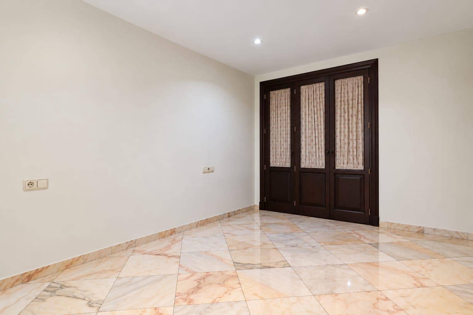 Apartamento de 2 habitaciones en Marbella en venta con garaje - 545.000 € (Ref: 10170478)