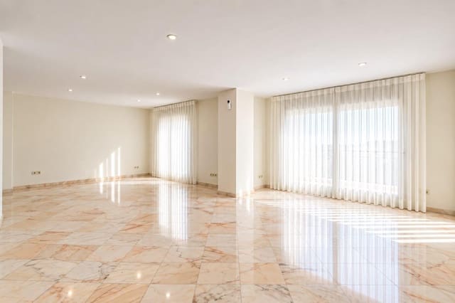 Apartamento de 2 habitaciones en Ricardo Soriano, Marbella en venta con garaje - 545.000 € (Ref: 10170478)