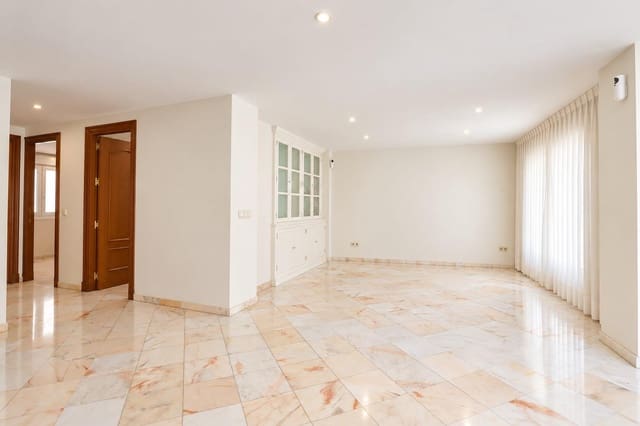Apartamento de 2 habitaciones en Ricardo Soriano, Marbella en venta con garaje - 545.000 € (Ref: 10170478)