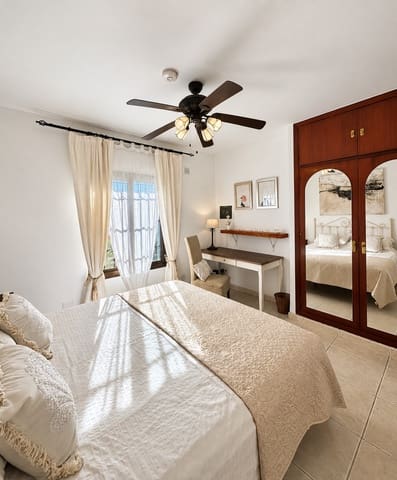 3 soverom Villa til salgs i El Chaparral, Mijas med svømmebasseng garasje - € 725 000 (Ref: 10173120)
