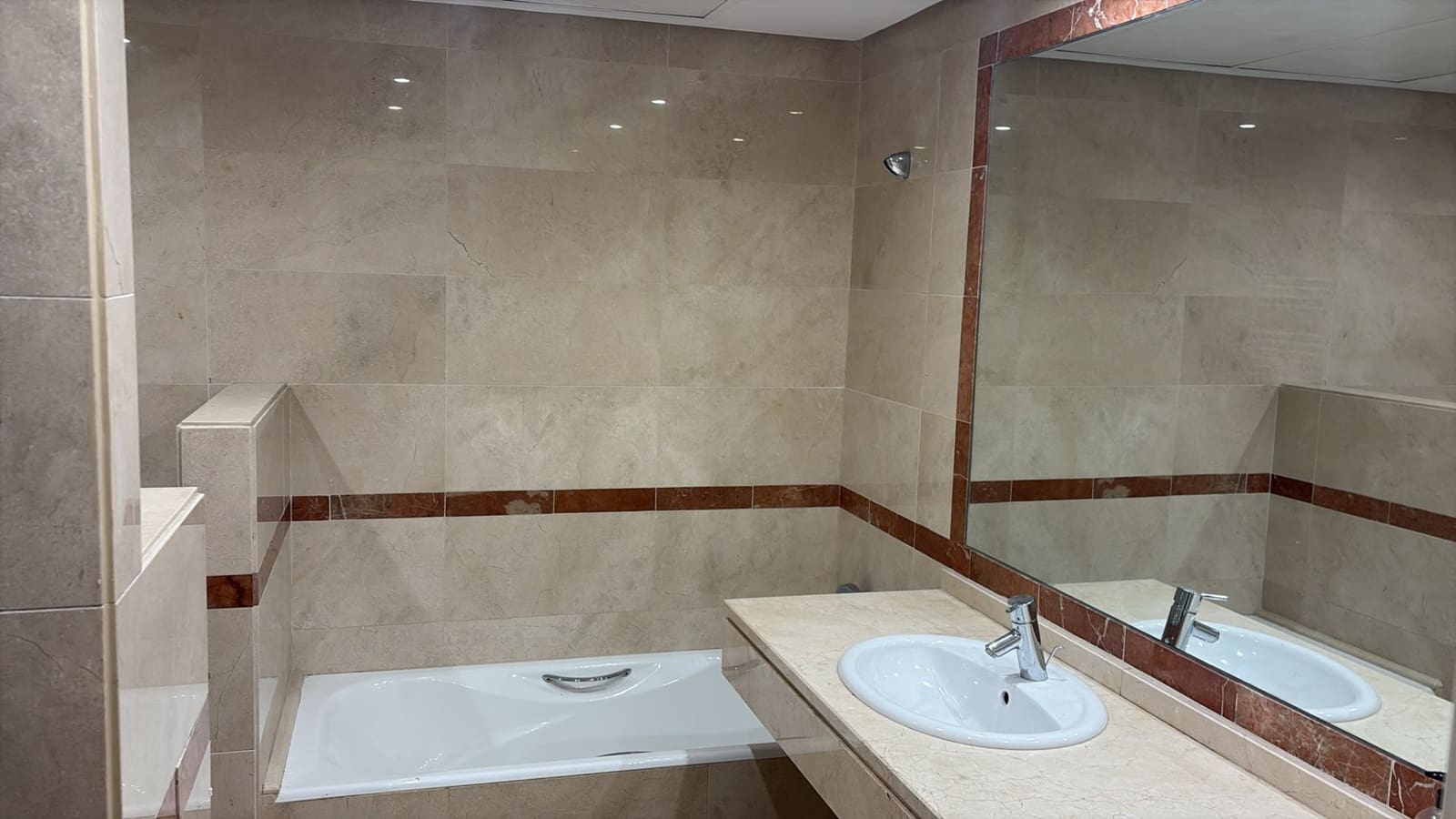 3 sovrum Hus att hyra i Marbella med pool garage - 2 700 € (Ref: 10176174)
