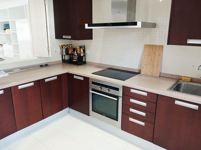 3 Zimmer Haus zu vermieten in La Dama de Noche - La Alzambra, Marbella mit Pool Garage - 2.700 € (Ref: 10176174)