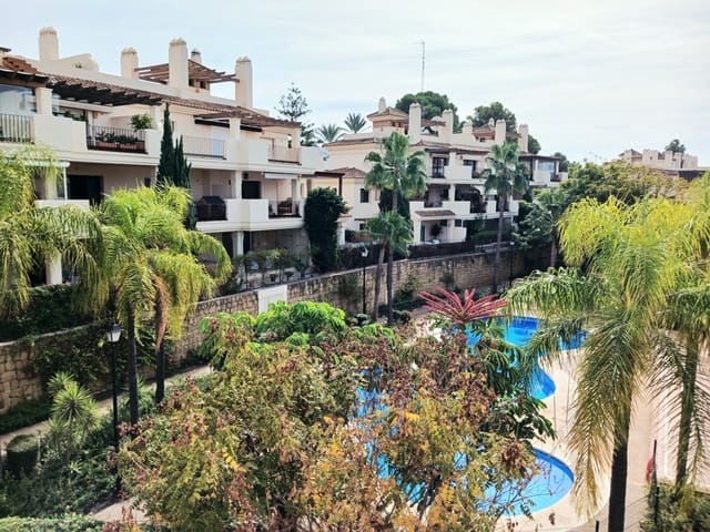 3 Zimmer Haus zu vermieten in La Dama de Noche - La Alzambra, Marbella mit Pool Garage - 2.700 € (Ref: 10176174)