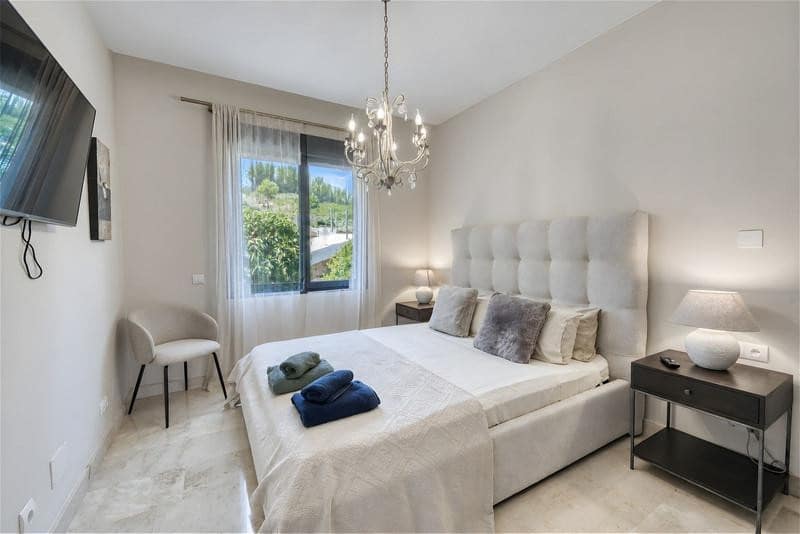 4 soverom Villa til leie i Marbella med svømmebasseng garasje - € 9 500 (Ref: 10179724)