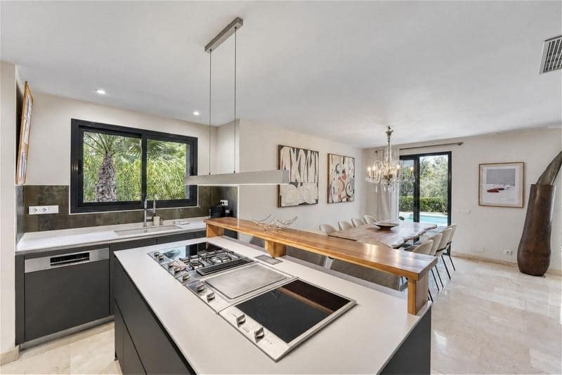 4 soverom Villa til leie i Marbella med svømmebasseng garasje - € 9 500 (Ref: 10179724)