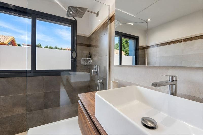 4 soverom Villa til leie i Marbella med svømmebasseng garasje - € 9 500 (Ref: 10179724)