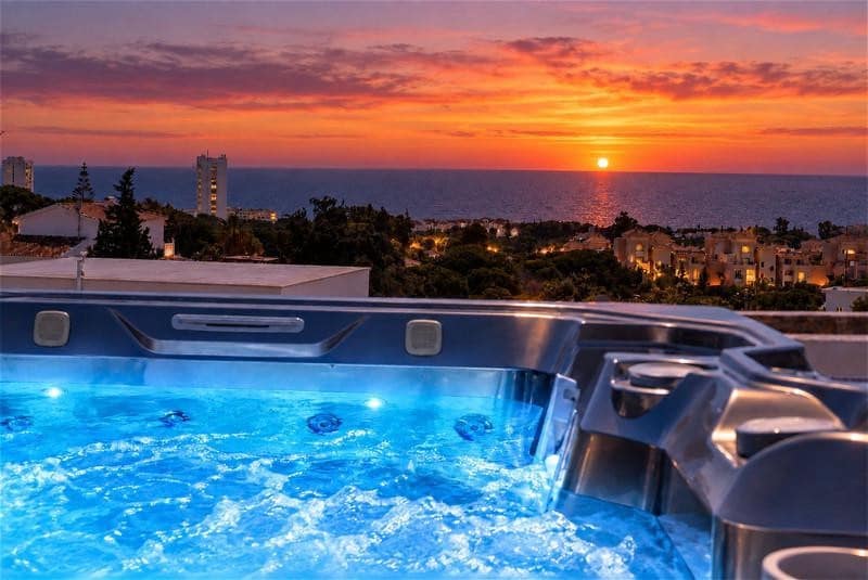 4 soverom Villa til leie i Marbella med svømmebasseng garasje - € 9 500 (Ref: 10179724)
