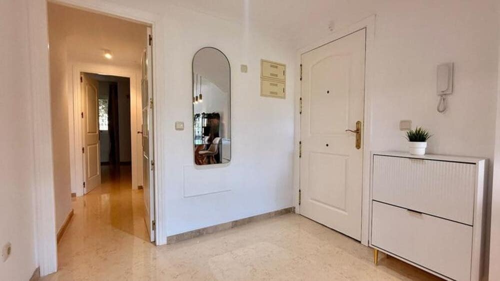 3 soverom Leilighet til leie i Marbella med svømmebasseng garasje - € 2 900 (Ref: 10179725)