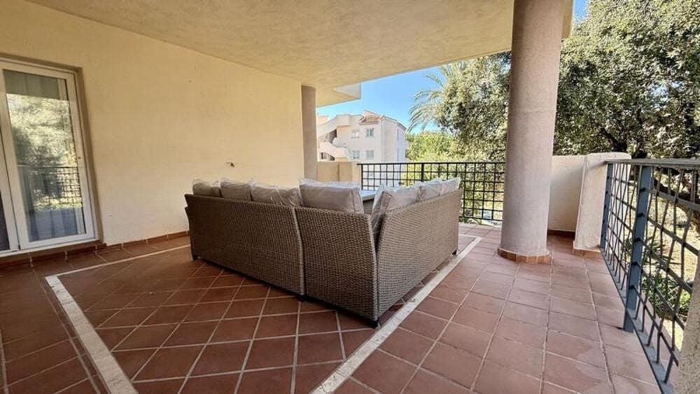 3 soverom Leilighet til leie i Marbella med svømmebasseng garasje - € 2 900 (Ref: 10179725)