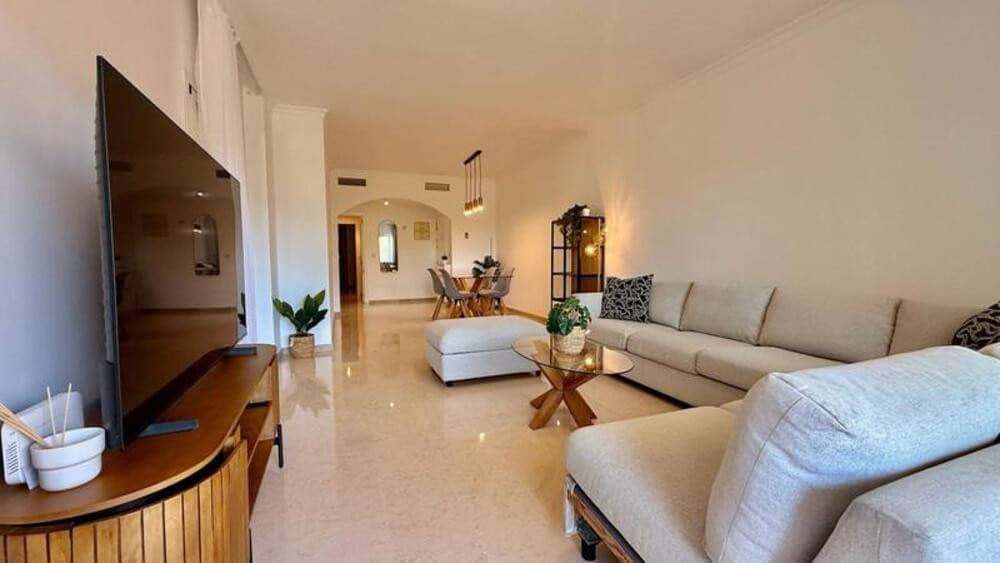 3 soverom Leilighet til leie i Marbella med svømmebasseng garasje - € 2 900 (Ref: 10179725)