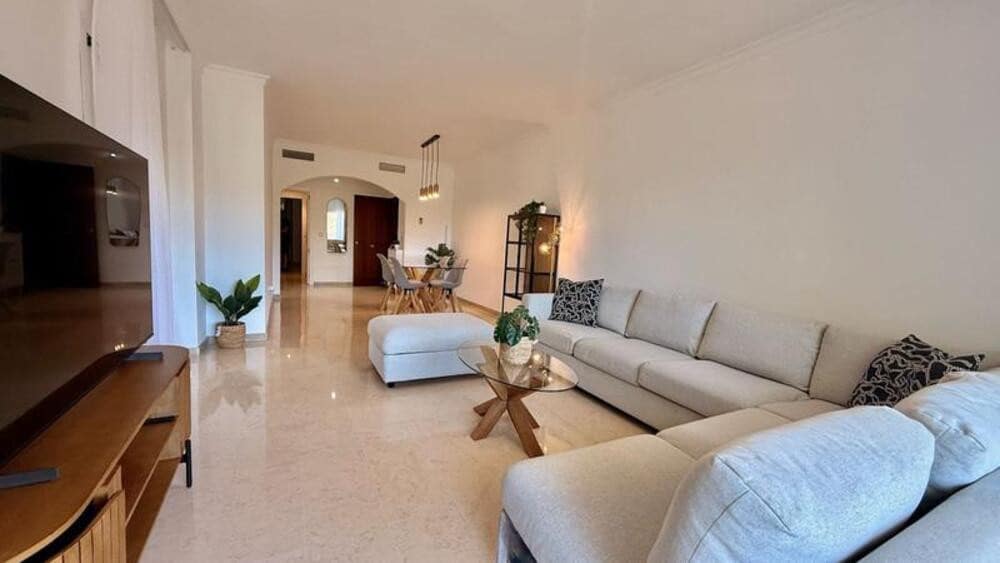 3 soverom Leilighet til leie i Marbella med svømmebasseng garasje - € 2 900 (Ref: 10179725)
