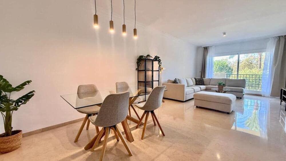3 soverom Leilighet til leie i Marbella med svømmebasseng garasje - € 2 900 (Ref: 10179725)