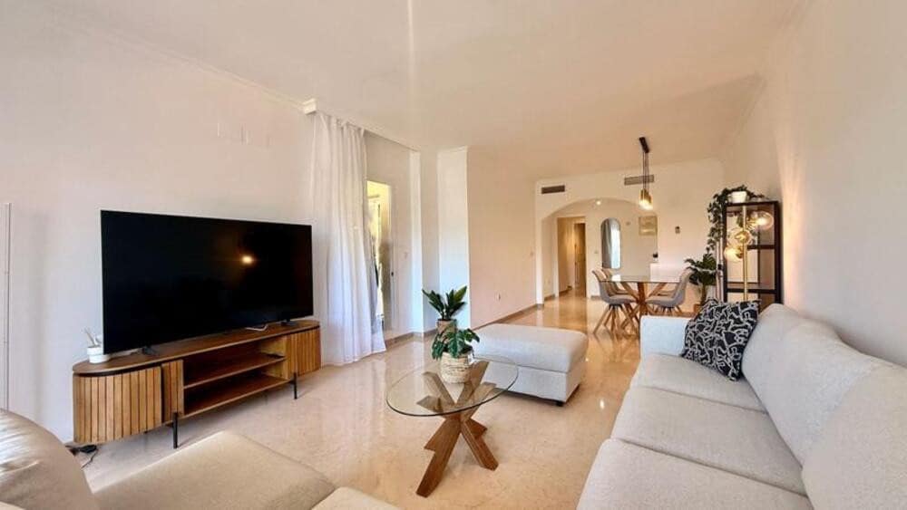 3 soverom Leilighet til leie i Marbella med svømmebasseng garasje - € 2 900 (Ref: 10179725)