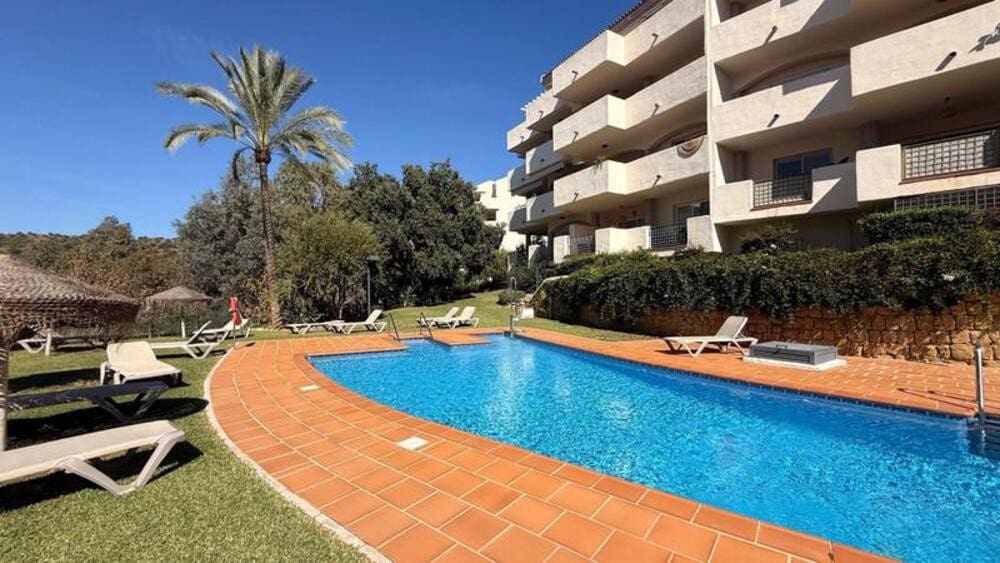 3 soverom Leilighet til leie i Marbella med svømmebasseng garasje - € 2 900 (Ref: 10179725)