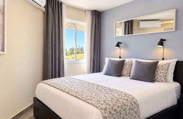 Apartamento de 2 habitaciones en Riviera del Sol, Mijas en venta con piscina garaje - 299.000 € (Ref: 10179726)
