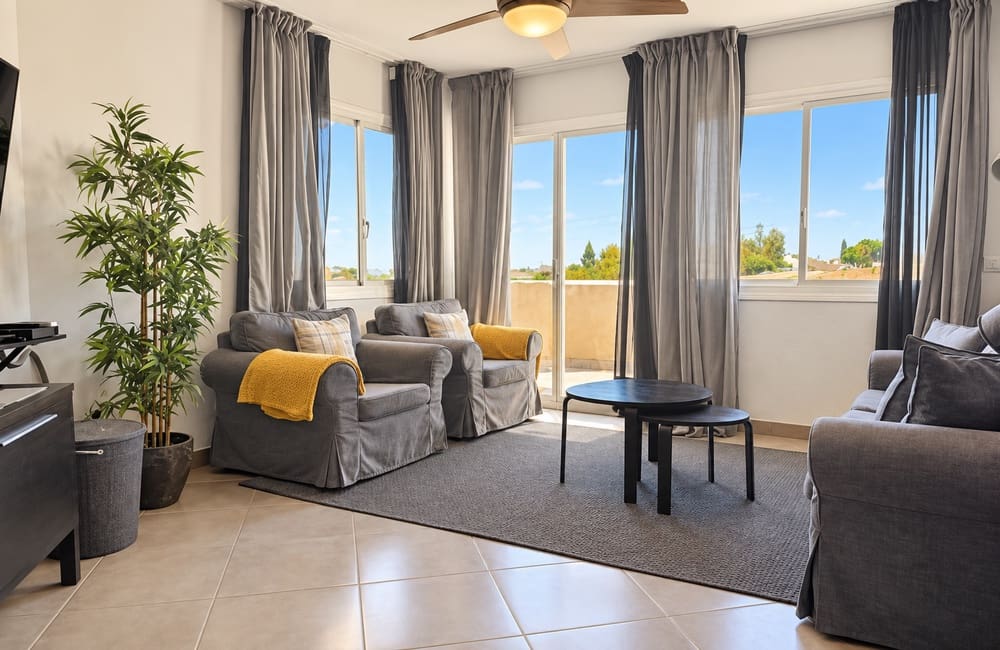 Apartamento de 2 habitaciones en Riviera del Sol en venta con piscina garaje - 299.000 € (Ref: 10179726)