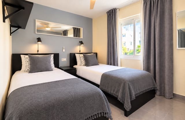 Apartamento de 2 habitaciones en Riviera del Sol, Mijas en venta con piscina garaje - 299.000 € (Ref: 10179726)