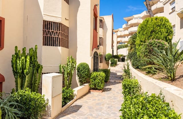 Apartamento de 2 habitaciones en Riviera del Sol, Mijas en venta con piscina garaje - 299.000 € (Ref: 10179726)