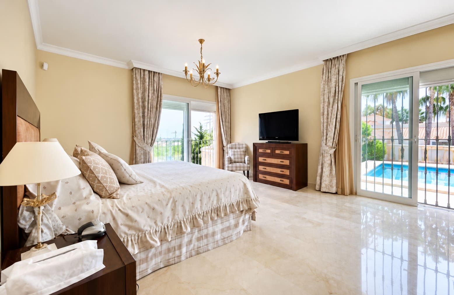 4 soverom Villa til leie i Benahavis med svømmebasseng garasje - € 8 000 (Ref: 10179727)
