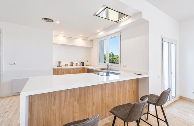 4 soverom Villa til leie i Manilva med svømmebasseng garasje - € 8 000 (Ref: 10179728)