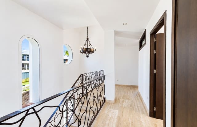 4 soverom Villa til leie i Manilva med svømmebasseng garasje - € 8 000 (Ref: 10179728)