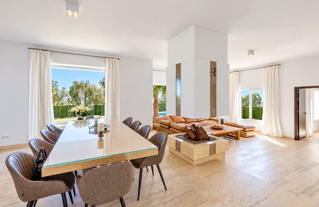 4 soverom Villa til leie i Manilva med svømmebasseng garasje - € 8 000 (Ref: 10179728)