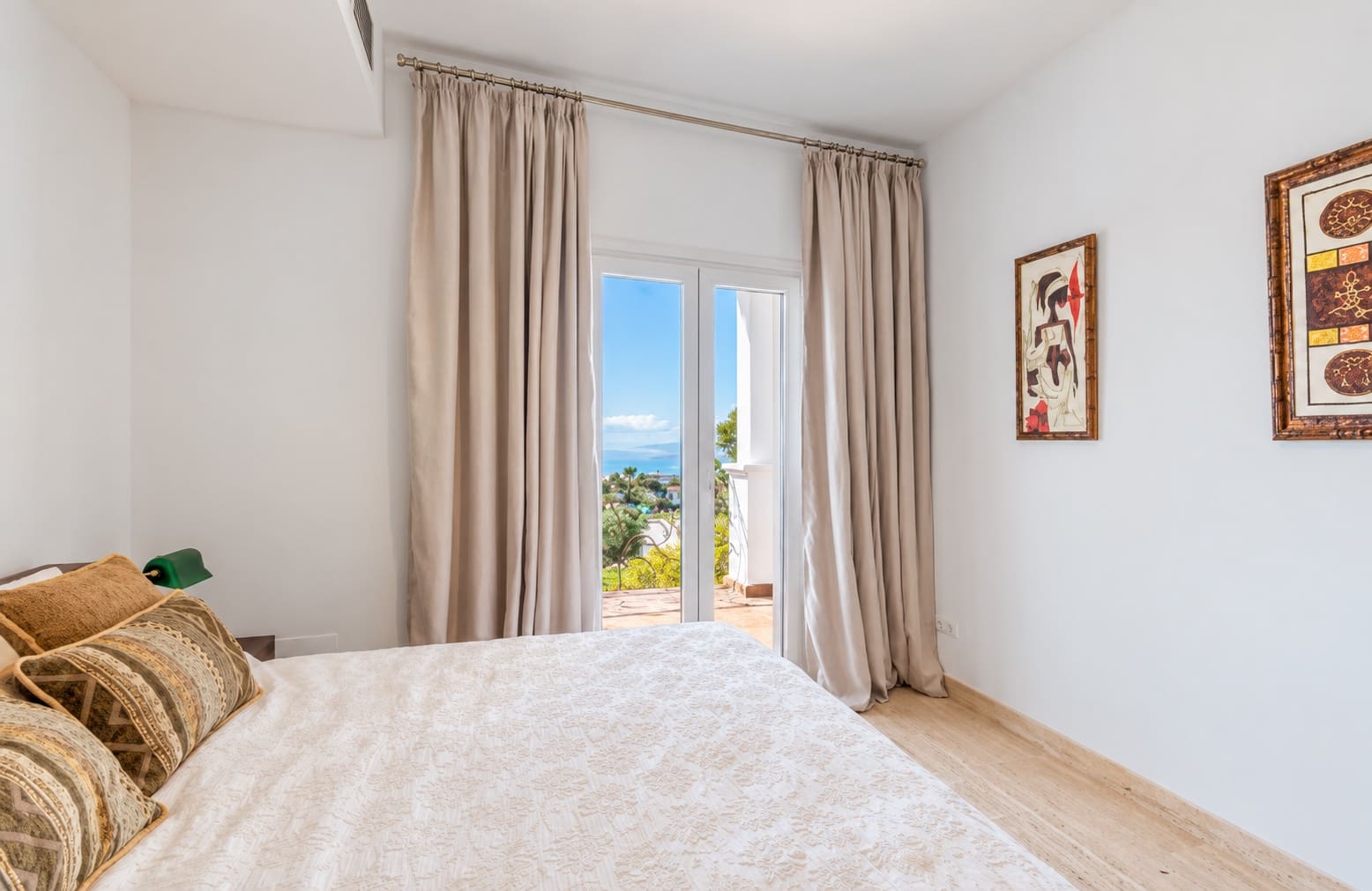 4 soverom Villa til leie i Manilva med svømmebasseng garasje - € 8 000 (Ref: 10179728)