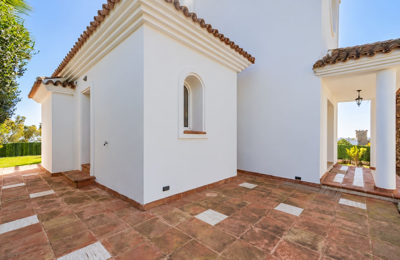 4 soverom Villa til leie i Manilva med svømmebasseng garasje - € 8 000 (Ref: 10179728)