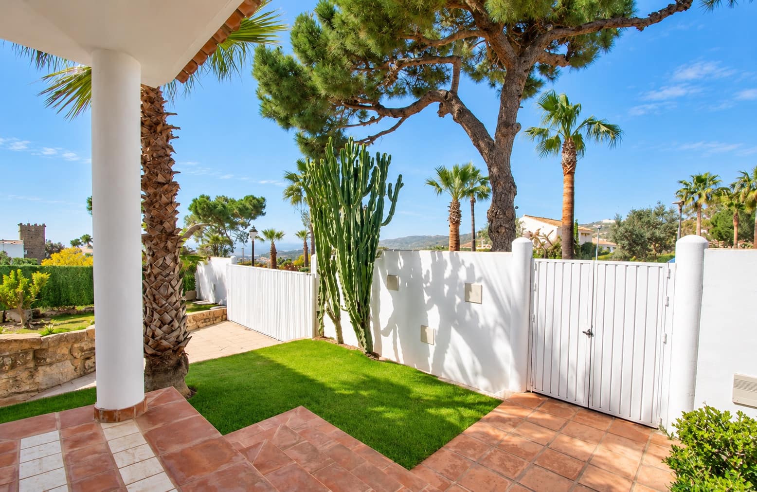 4 soverom Villa til leie i Manilva med svømmebasseng garasje - € 8 000 (Ref: 10179728)