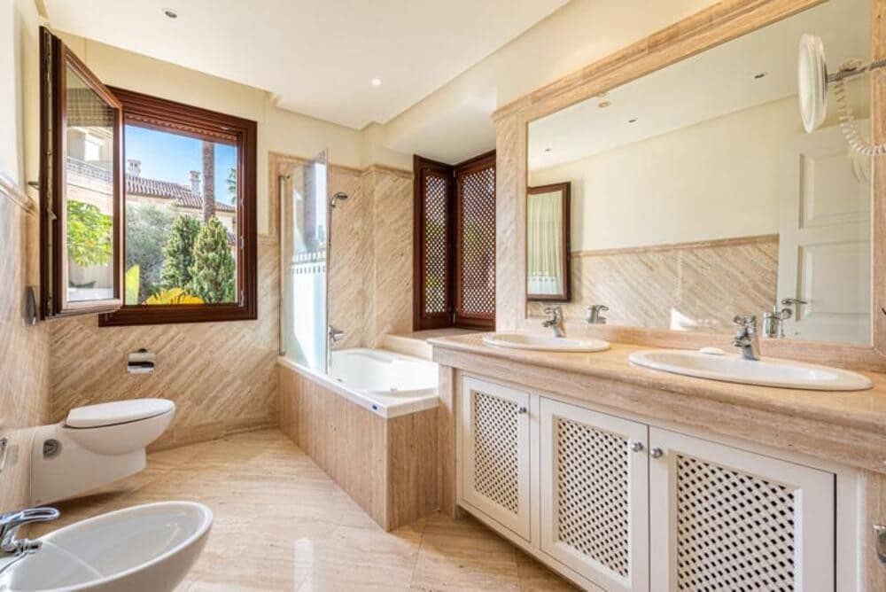 3 sovrum Lägenhet att hyra i Marbella med pool garage - 8 000 € (Ref: 10186284)