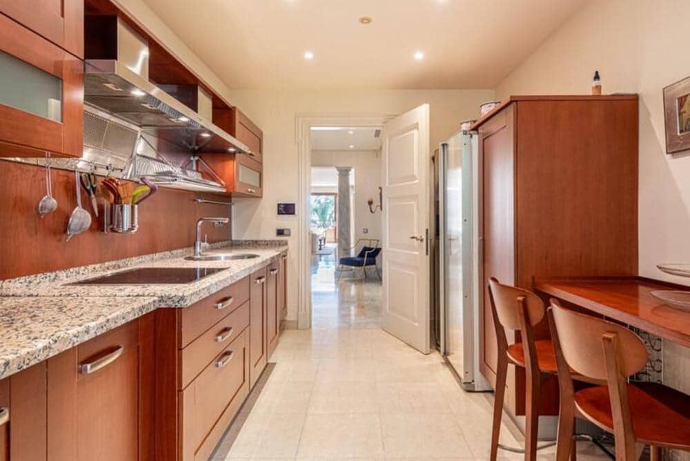 3 sovrum Lägenhet att hyra i Marbella med pool garage - 8 000 € (Ref: 10186284)