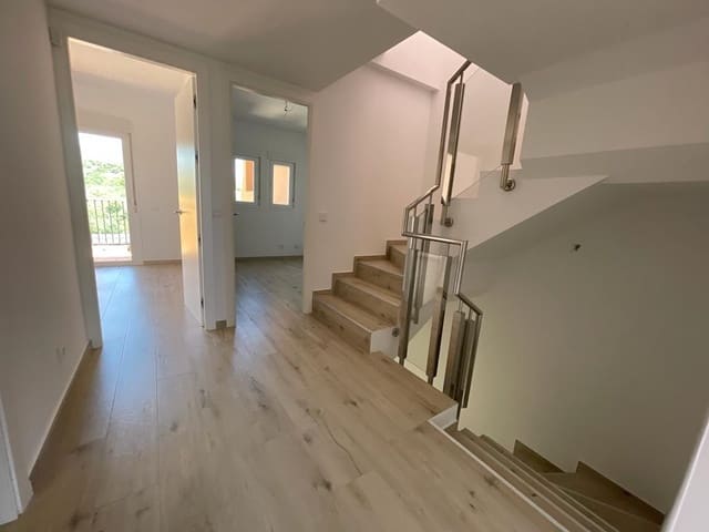 3 quarto Casa em Banda para venda em El Paraíso, Benahavís com piscina garagem - 670 000 € (Ref: 6868128)