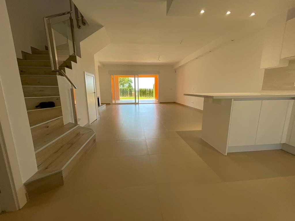 3 slaapkamer Huis te koop in Benahavis met zwembad garage - € 676.000 (Ref: 6868128)