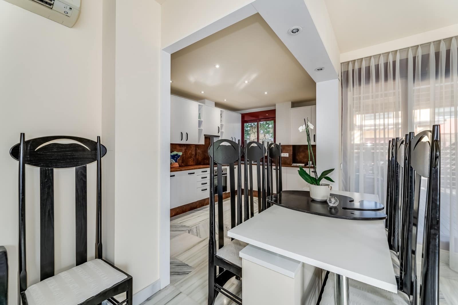 4 soveværelse Villa til salg i Benahavis med swimmingpool garage - € 620.000 (Ref: 6868443)