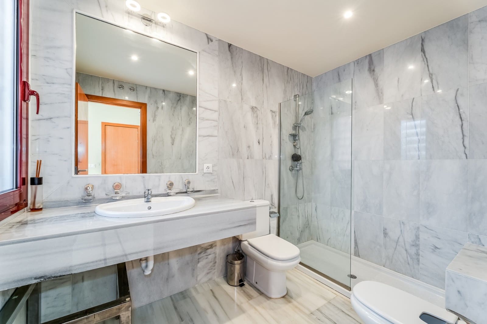 4 soveværelse Villa til salg i Benahavis med swimmingpool garage - € 620.000 (Ref: 6868443)