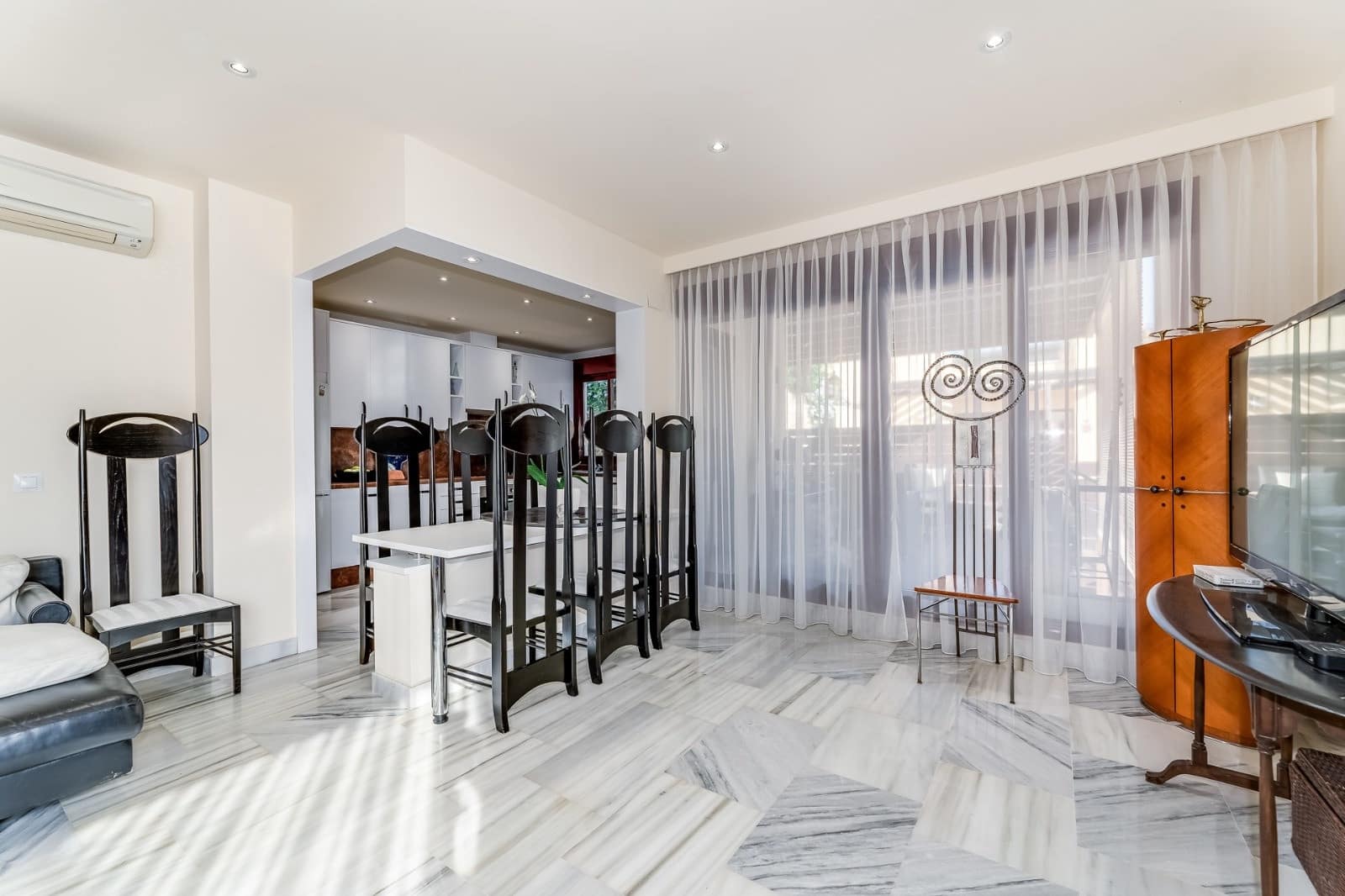 4 soveværelse Villa til salg i Benahavis med swimmingpool garage - € 620.000 (Ref: 6868443)