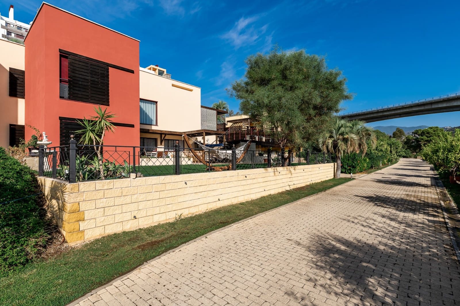 4 soveværelse Villa til salg i Benahavis med swimmingpool garage - € 620.000 (Ref: 6868443)