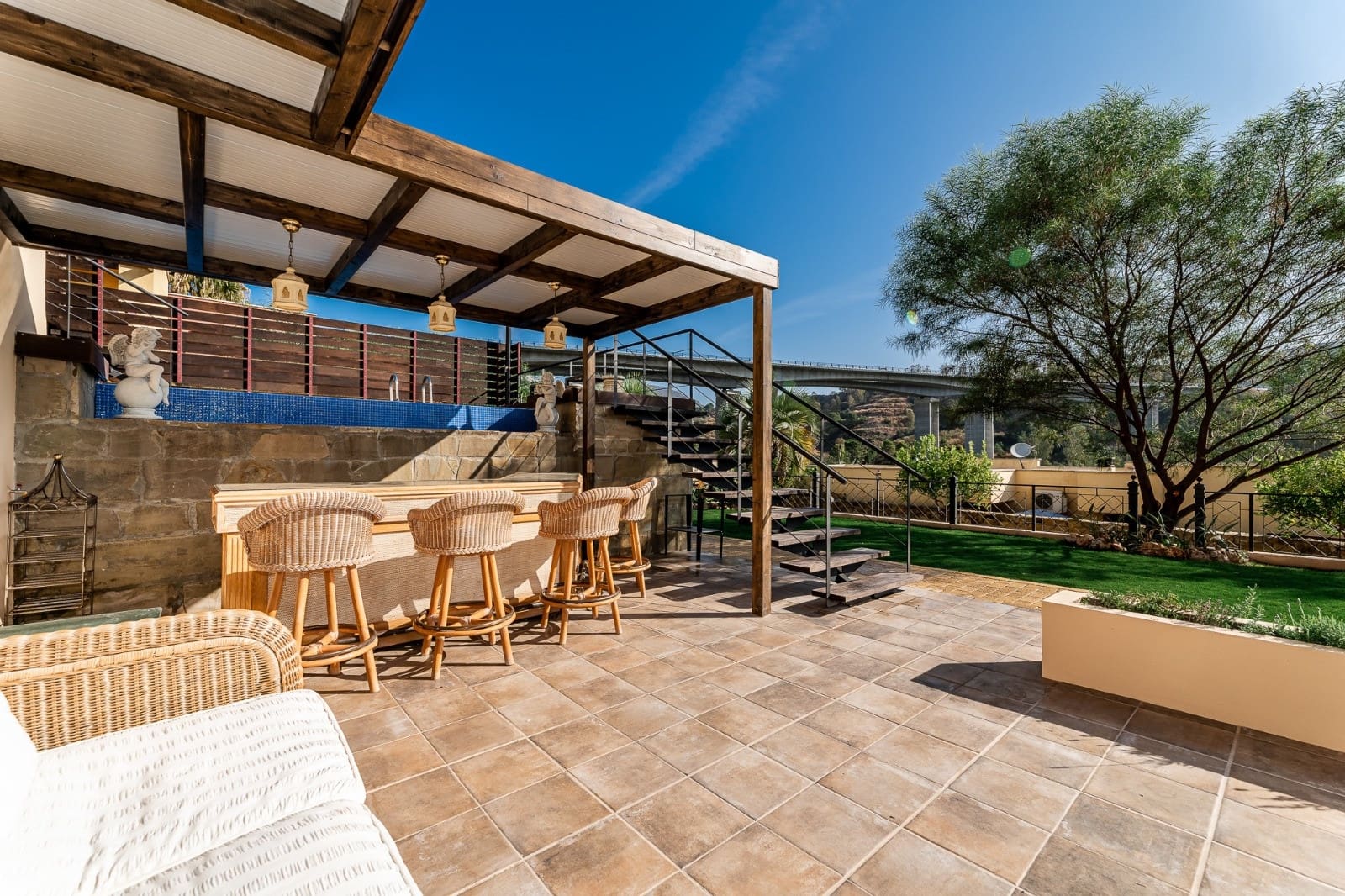 4 soveværelse Villa til salg i Benahavis med swimmingpool garage - € 620.000 (Ref: 6868443)