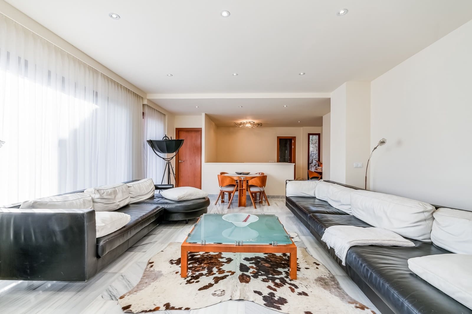 4 soveværelse Villa til salg i Benahavis med swimmingpool garage - € 620.000 (Ref: 6868443)