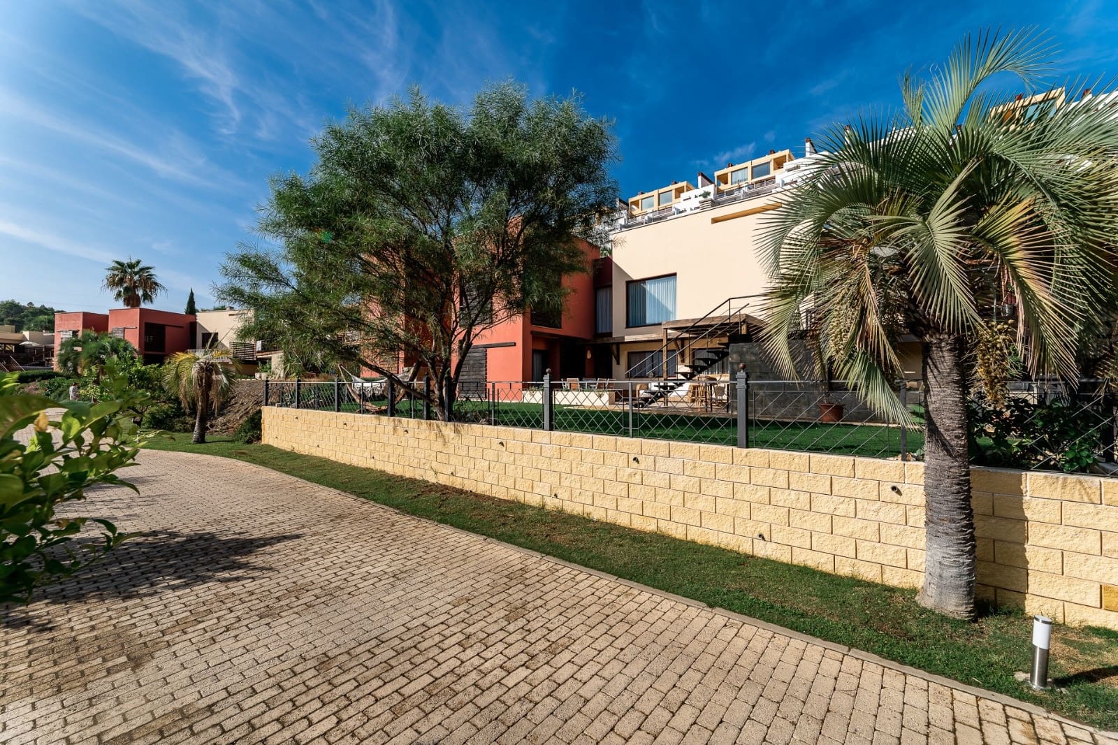 4 slaapkamer Villa te koop in Benahavis met zwembad garage - € 620.000 (Ref: 6868443)