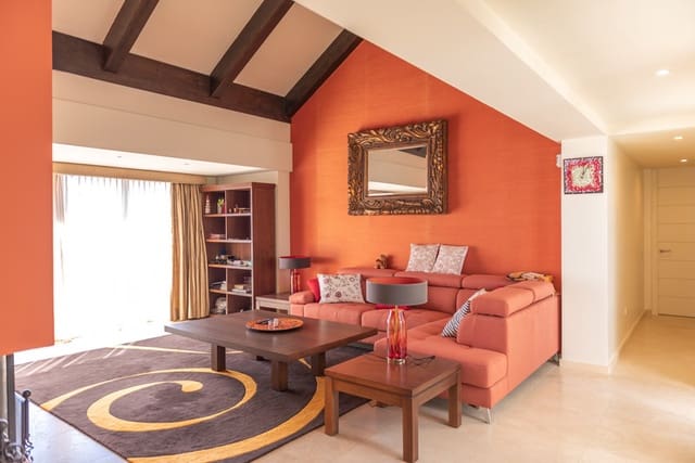 3 bedroom Penthouse for rent in Los Flamingos, Benahavís with pool garage - € 5,000 (Ref: 6878792)